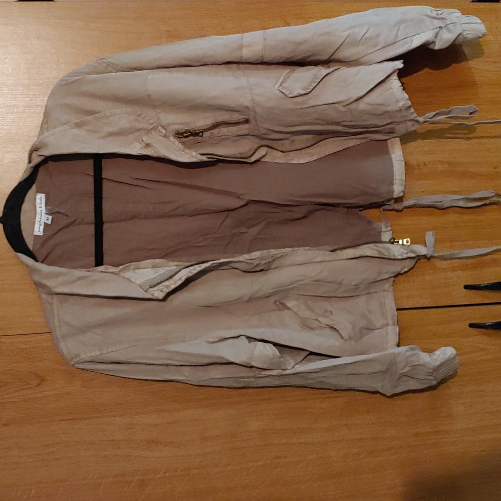 Lightweight jacket